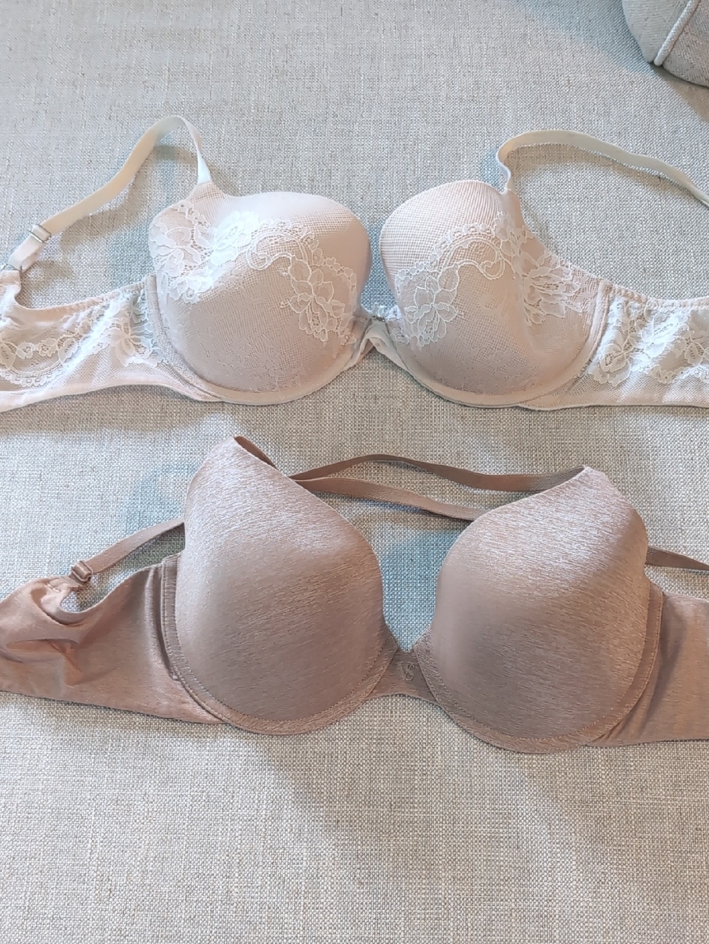 Victoria's Secret Light Nude & Blush Lace and T-Shirt Bras - 34DD